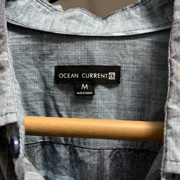 Ocean Current button down - Picture 2 of 4